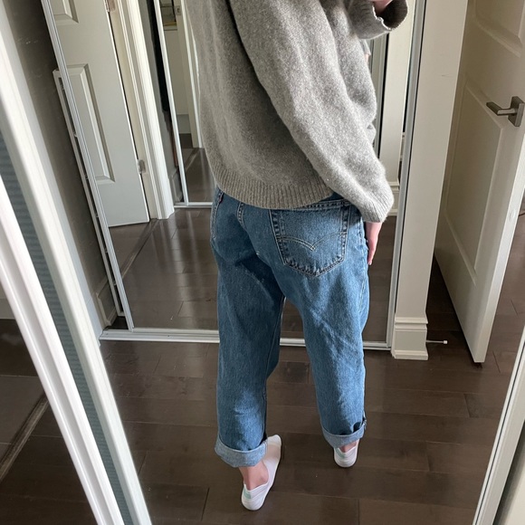 Vintage Levi’s straight dark wash jeans - Picture 3 of 7